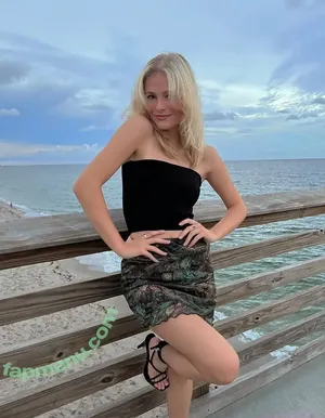  nude photo #0002