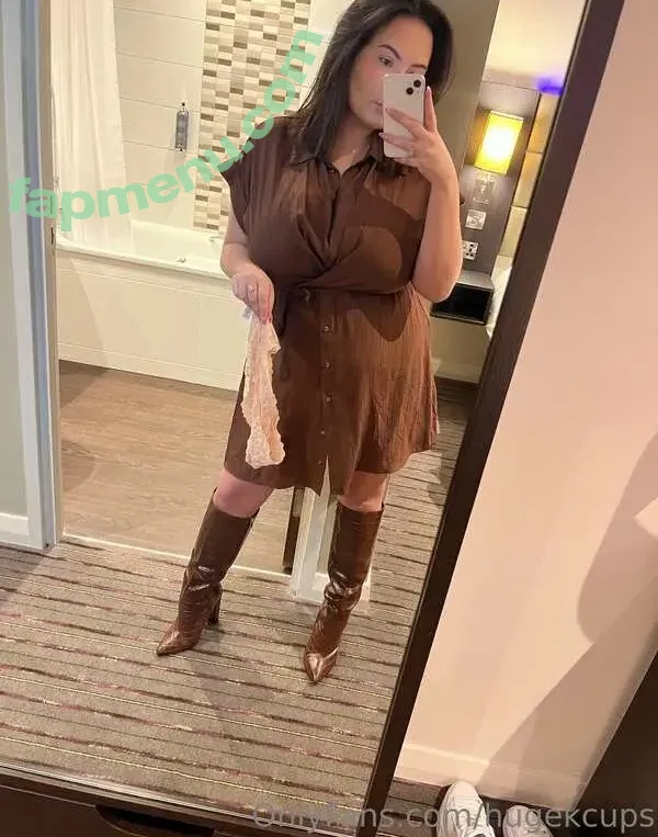 Darci Ormiston nude photo #0136 (darciroseormiston / darcixormiston / hugekcups)