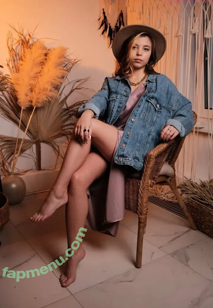 DarelleFare nude photo #0004 (darriellefairtv)