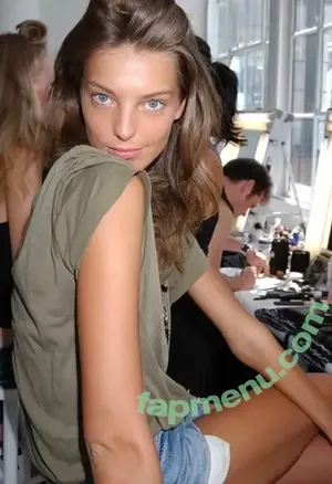 Daria Werbowy / dotwillow / iamdwerbowy nude photo #0027