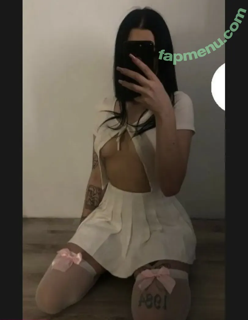 Daria Wierzbińska nude photo #0002 (ex maggots.everywhere / wierzbinskatattoo)