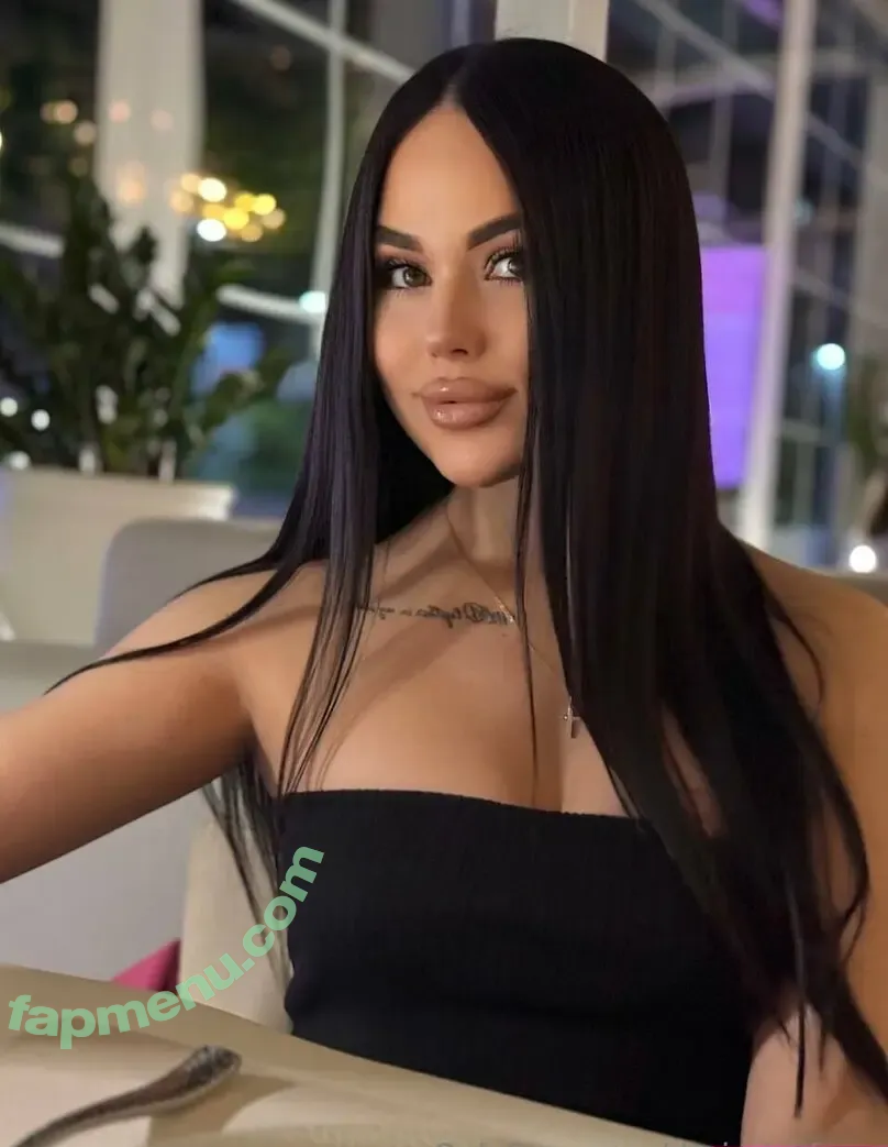 dariadollface nude photo #0012 (dahliadollface)