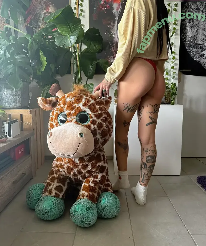 darker.half nude photo #0008 (darkerhalfofficial)