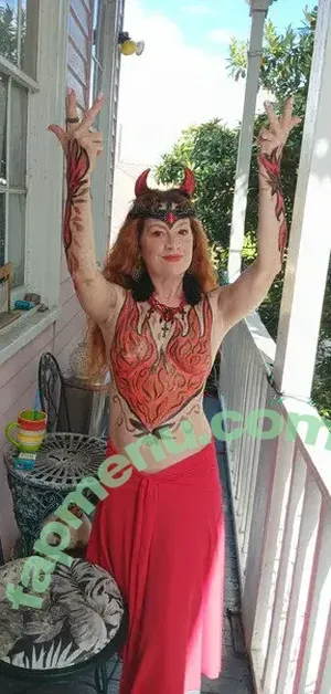 DarkEyedRedHead nude photo #0002