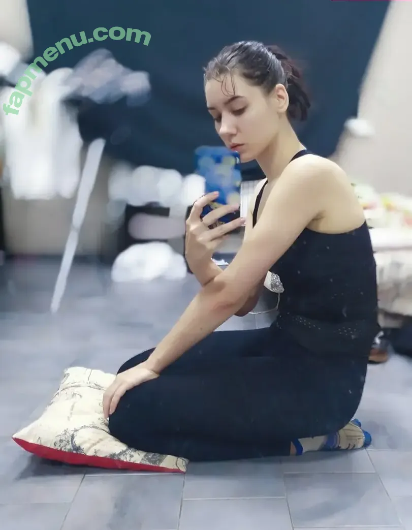 Darkmoon nude photo #0008 (Darkmoon_hecate / Darkmoonhecate / Full_darkmoon / hecate_dark_moon)