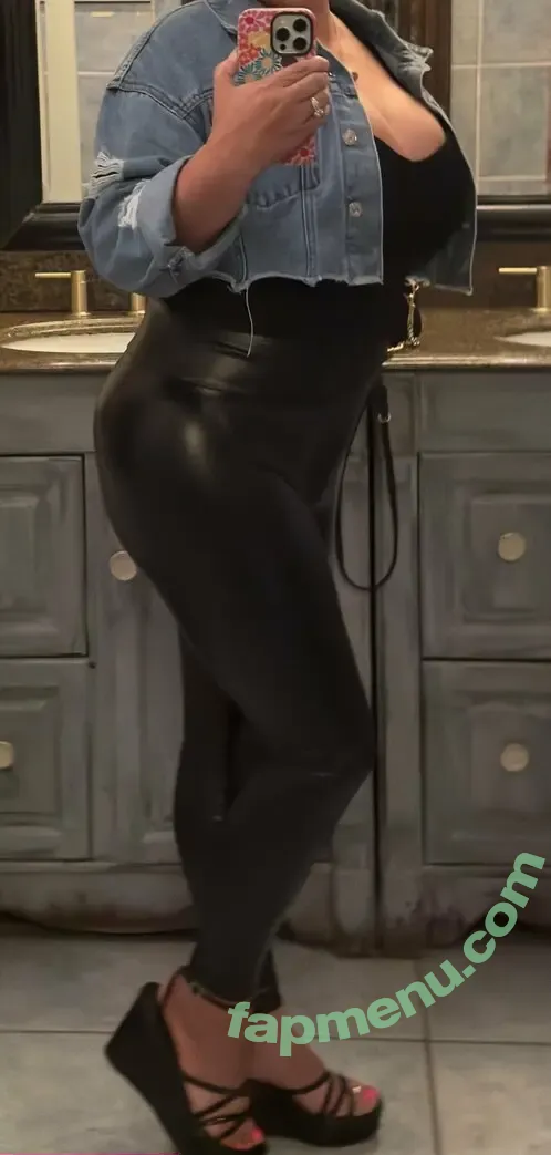 darlingmistresslacey nude photo #0006 (darlingmistresslacey)