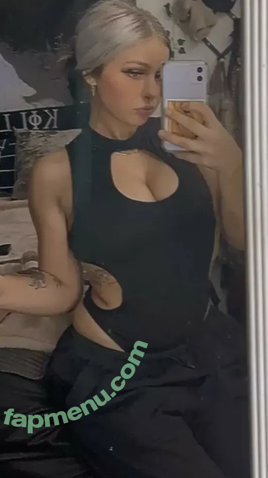 darthhhotdog nude photo #0008 (dumblond999 / hotdog.gorl / waterdiamond)