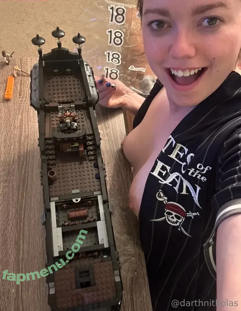 Darthnitholas nude photo #0071 (darthnibor / darthtittious9)