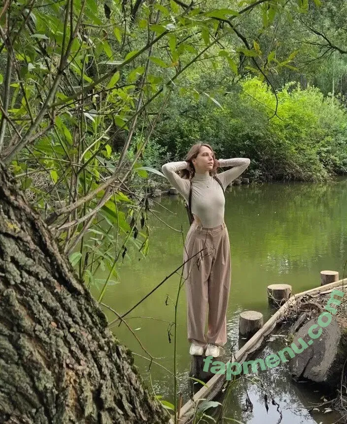 Daschushka nude photo #0015 (PeaceDaria / daalischusrose)