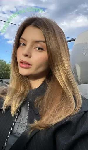 Dasha Komarova / Darya Komarova / Odarka Komarova / odarka_komarova / odarochka nude photo #0174