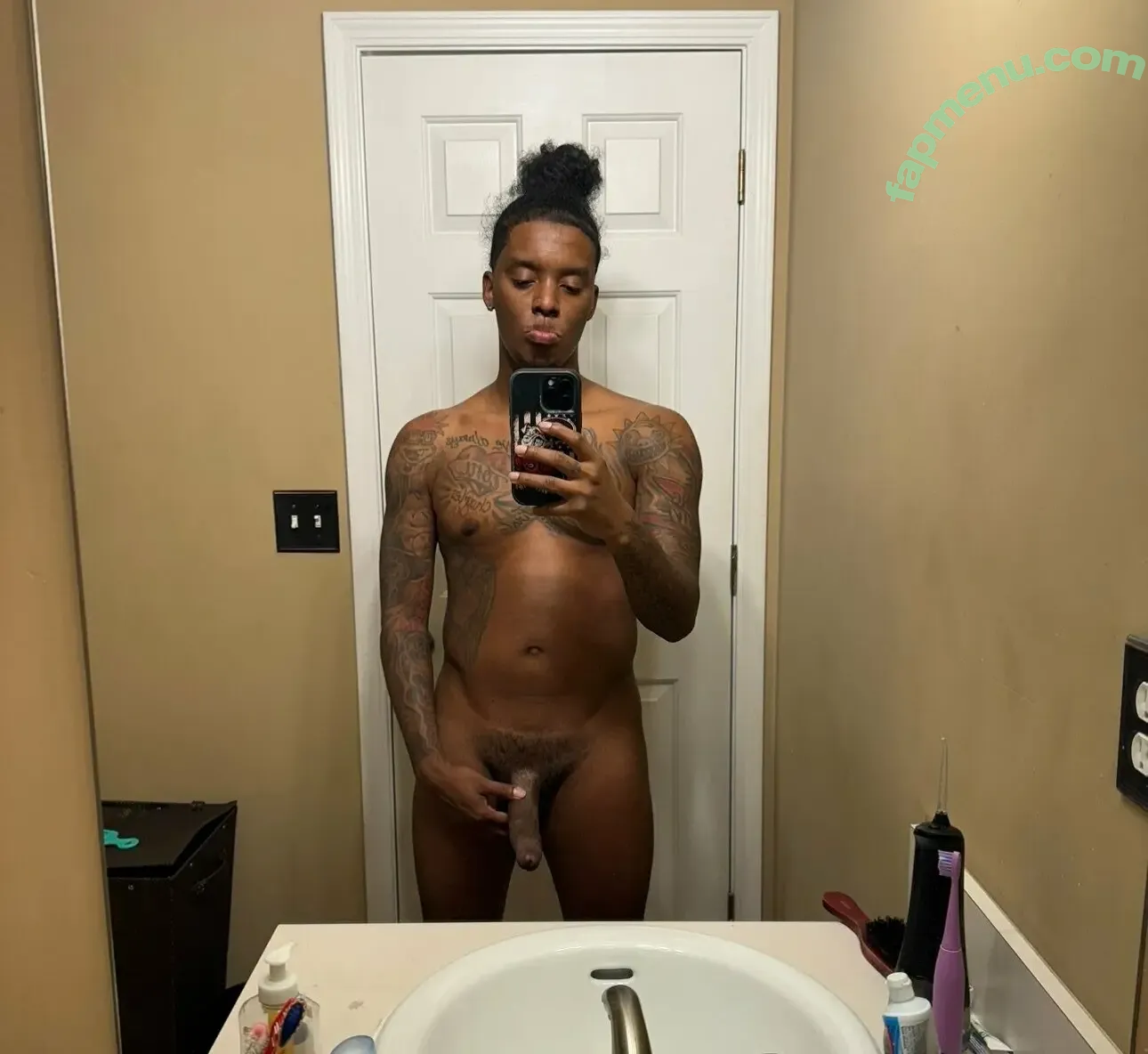 datwayaton nude photo #0034 (datwayaton)