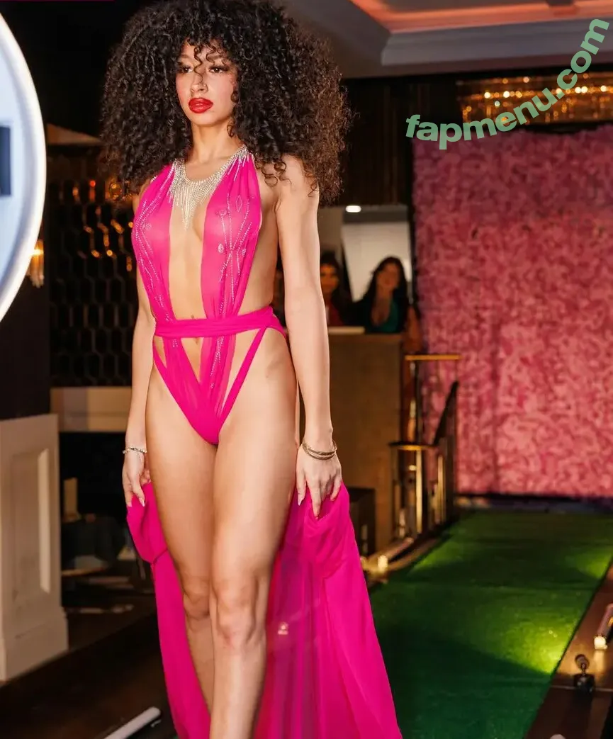 daviaanis nude photo #0001 (daviaanis)