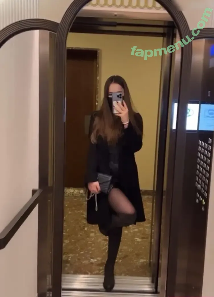 Davina Geiss nude photo #0024 (davina_geiss / davinageiss / the_real_davina_geiss)