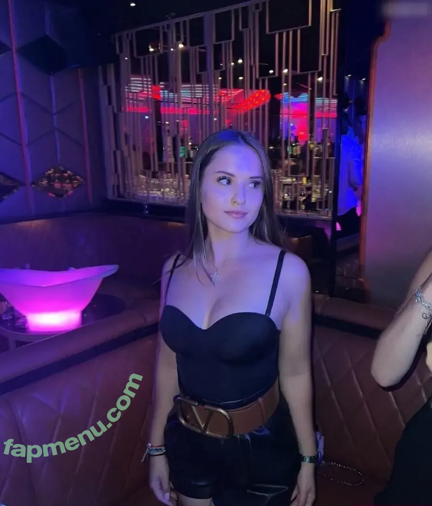 Davina Geiss nude photo #0026 (davina_geiss / davinageiss / the_real_davina_geiss)