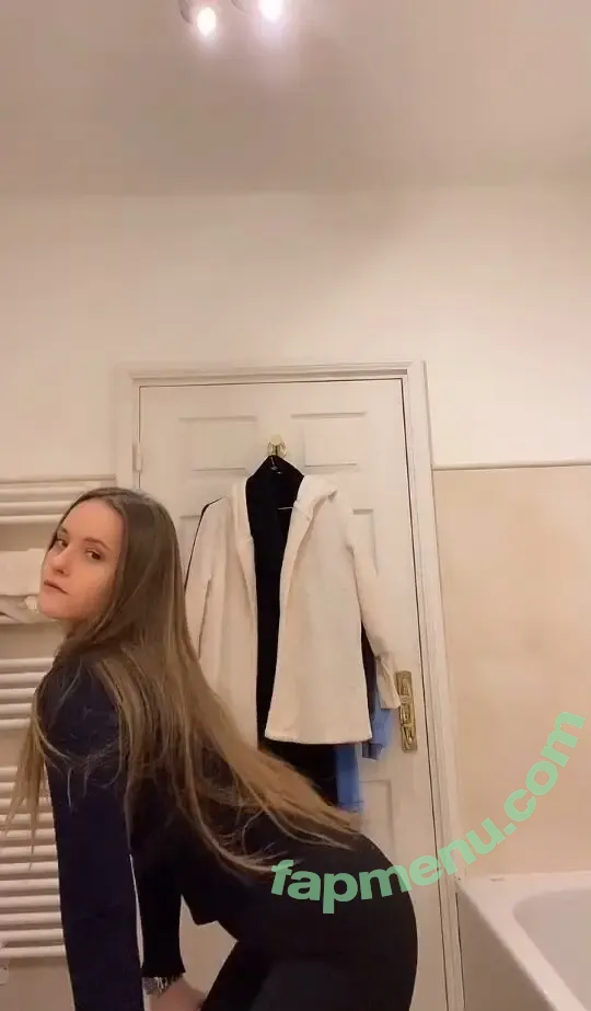 Davina Geiss nude photo #0039 (davina_geiss / davinageiss / the_real_davina_geiss)