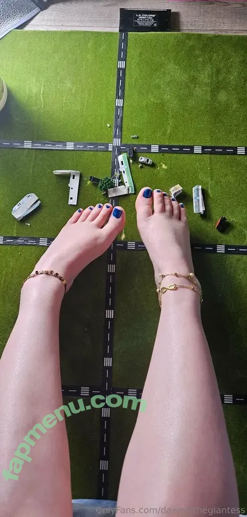 dawnofthegiantess nude photo #0011 (dawnofthegiantess)