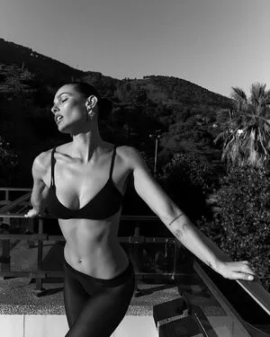 Dayane Mello / Fazenda / dayanemello / dayanemelloreal nude photo #0401