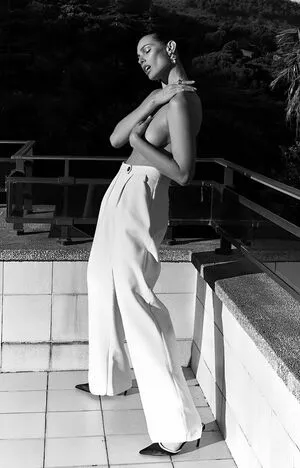 Dayane Mello / Fazenda / dayanemello / dayanemelloreal nude photo #0404