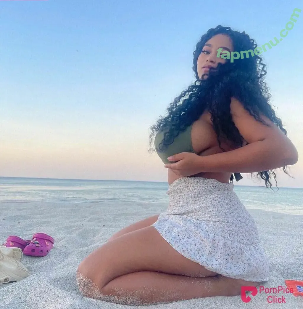 Dayanis Moreno nude photo #0003 (Dayanis Moreno)