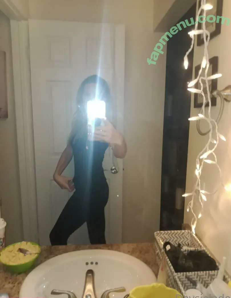 daysiejade nude photo #0034 (chelsiejade_)