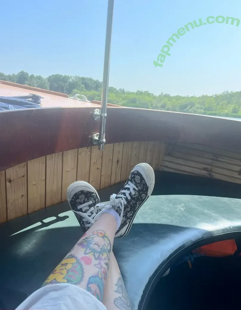 dbzgoth nude photo #0199 (dbzgothbecca)