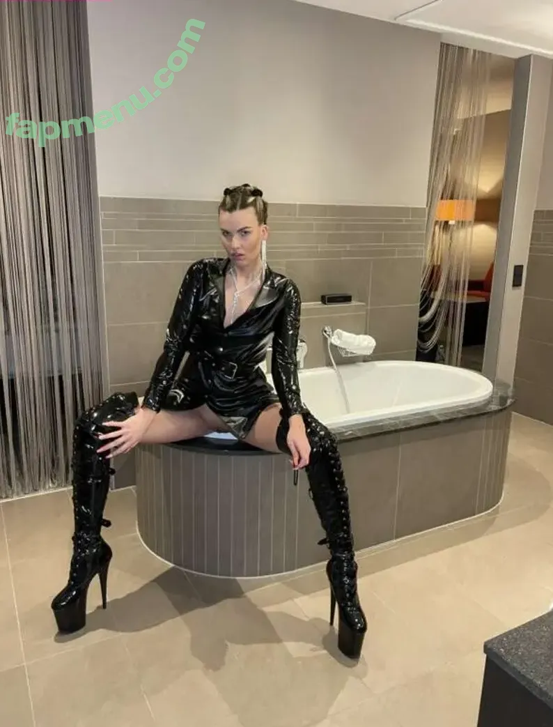 Ddesireyy nude photo #0136 (Ddesireyy)