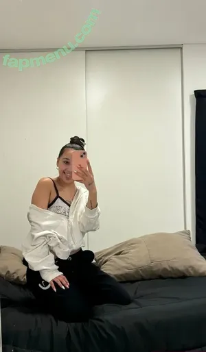 de-clairmont / declairmont nude photo #0001