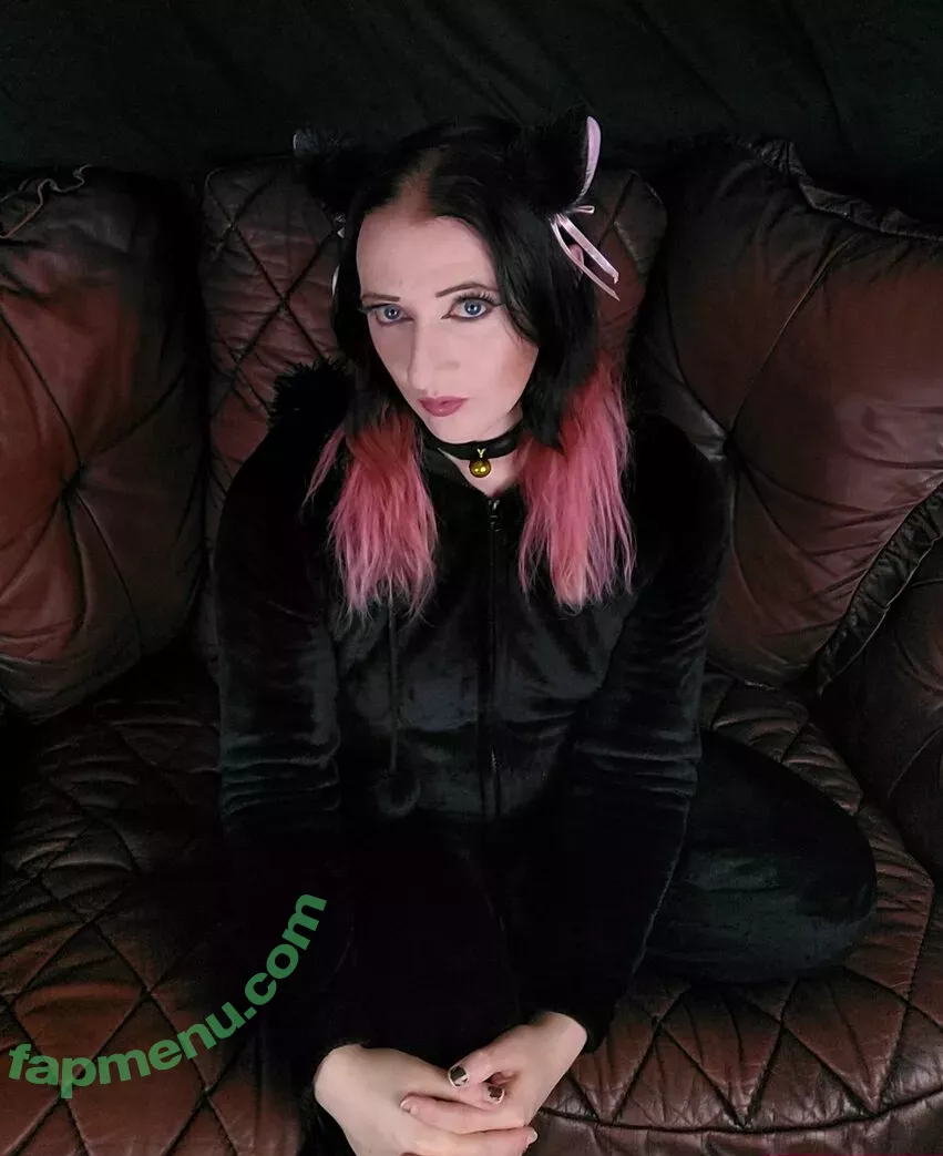 dead_girly nude photo #0011 (dead_girly_)