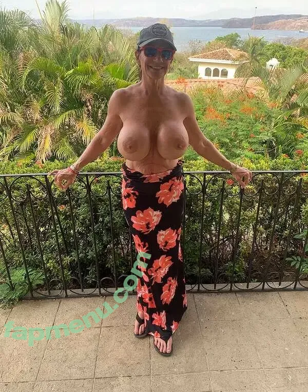 deauxma nude photo #0151 (deauxma420)