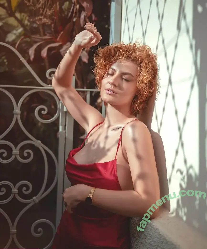 Debora Fuzeti nude photo #0023 (deborafuzeti)