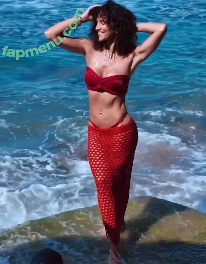 Débora Nascimento nude photo #0211 (Debora Nascimento / debranascimento)