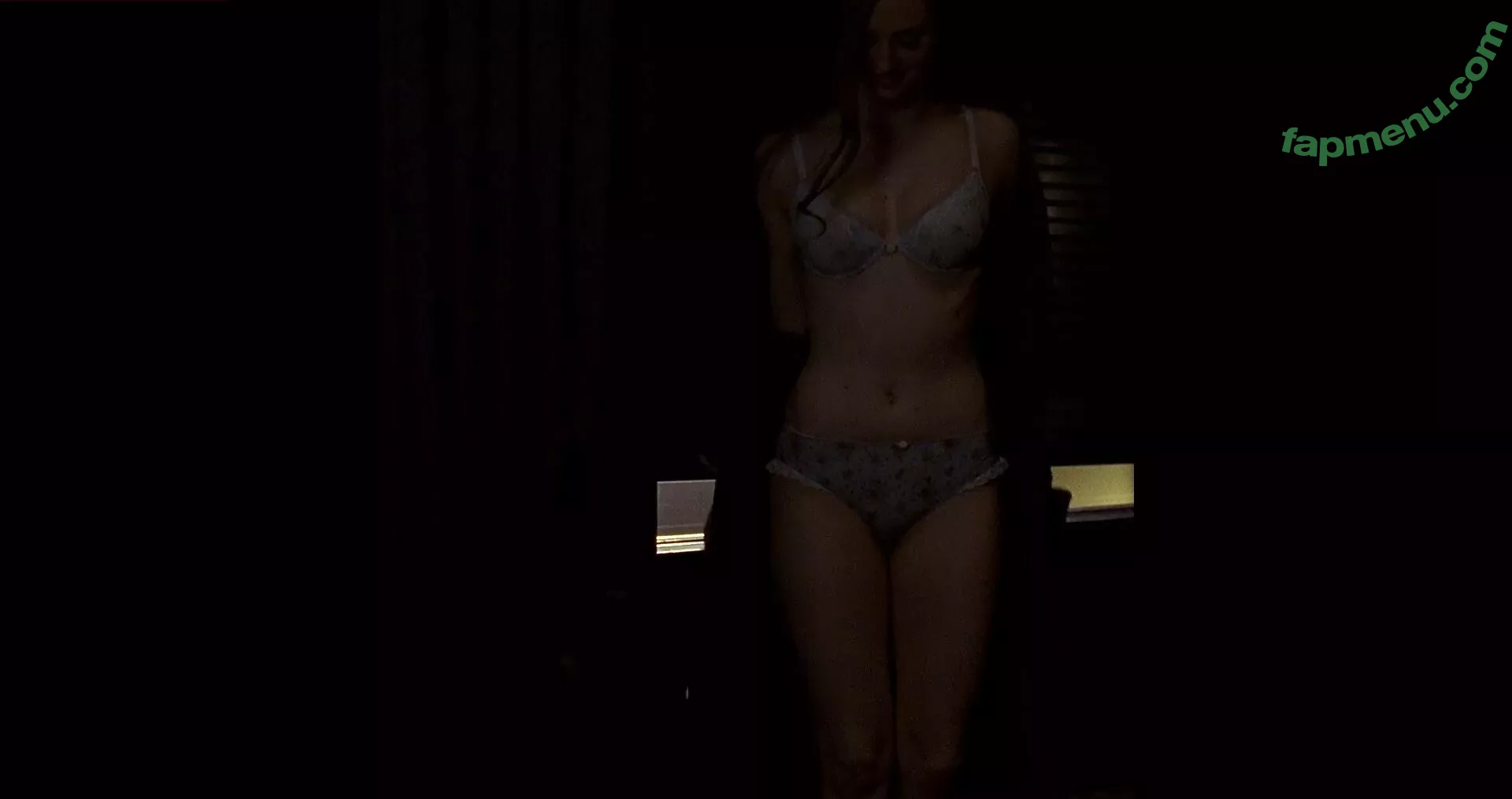 Deborah Ann Woll nude photo #0002 (deborahannwoll)