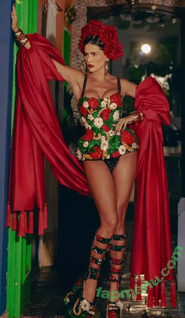 Deborah Secco nude photo #1336 (dedesecco)