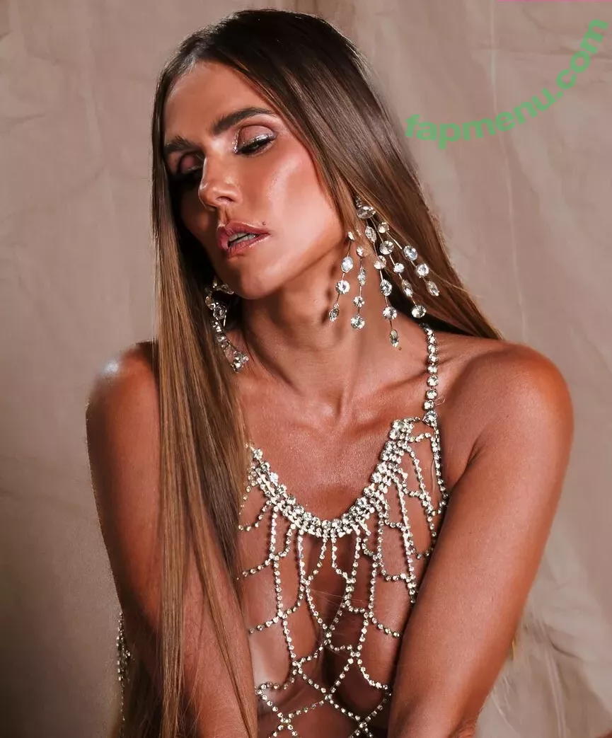 Deborah Secco nude photo #1365 (dedesecco)