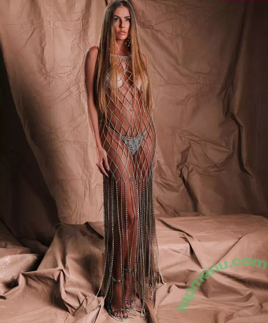 Deborah Secco nude photo #1368 (dedesecco)