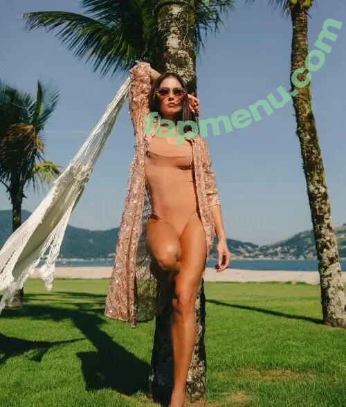 Deborah Secco nude photo #2067 (dedesecco)