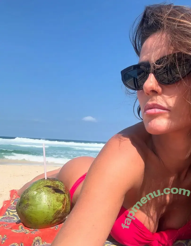 Deborah Secco nude photo #2146 (dedesecco)