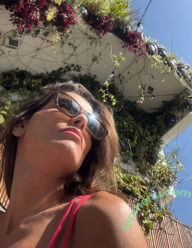 Deborah Secco nude photo #2171 (dedesecco)