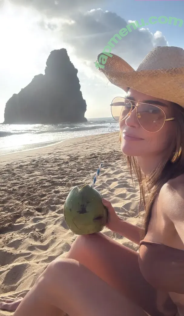 Deborah Secco nude photo #2187 (dedesecco)