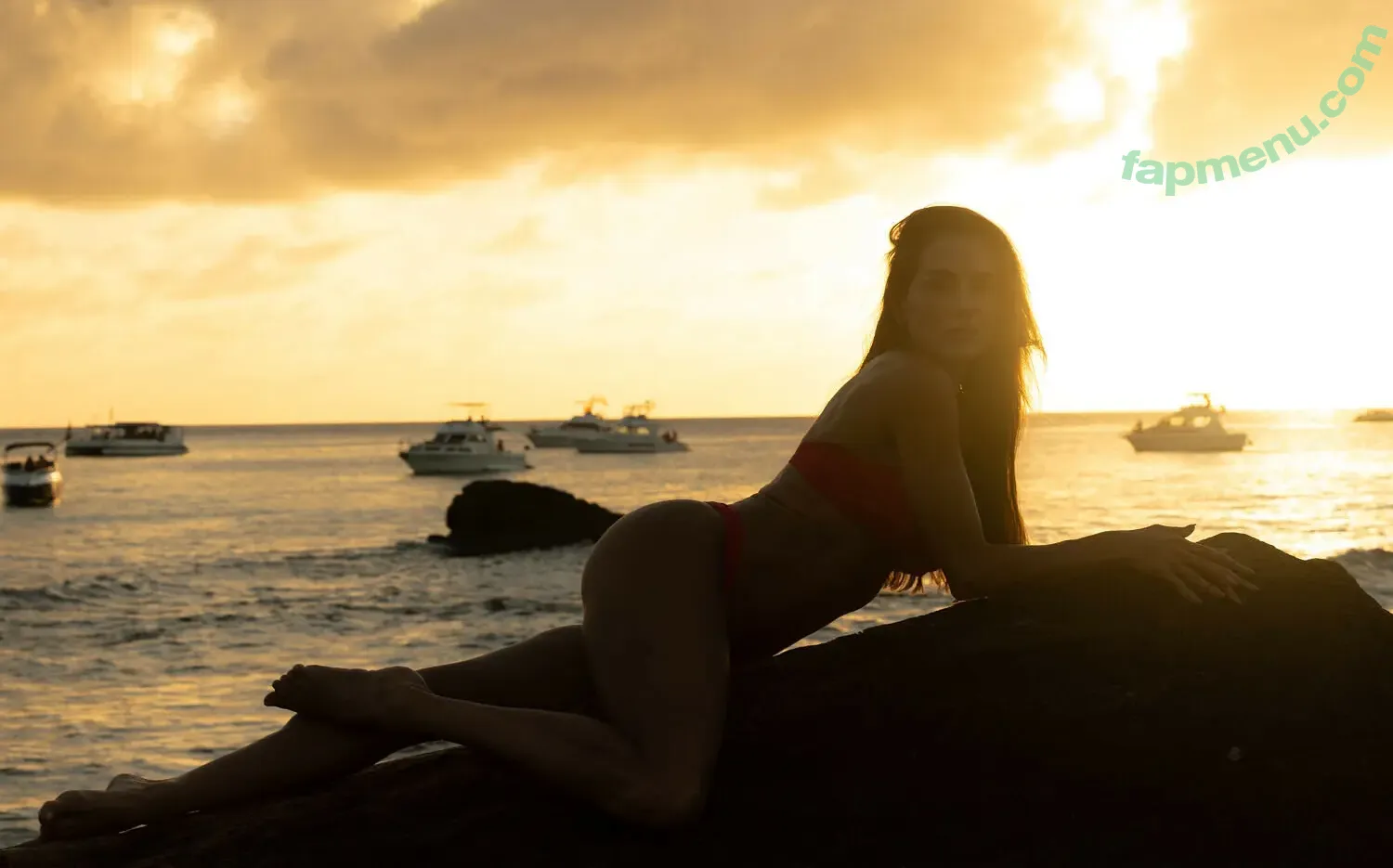 Deborah Secco nude photo #2239 (dedesecco)