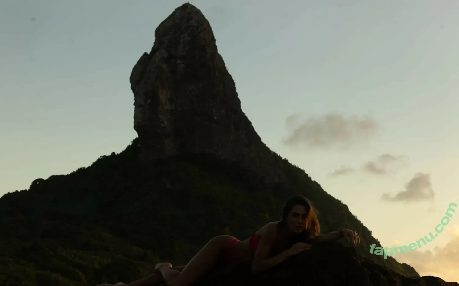 Deborah Secco nude photo #2240 (dedesecco)