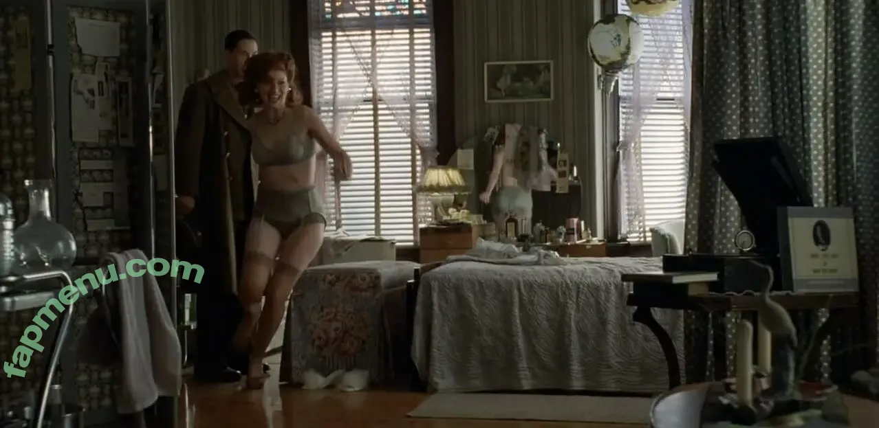 Debra Messing nude photo #0021 (Debra Messing)