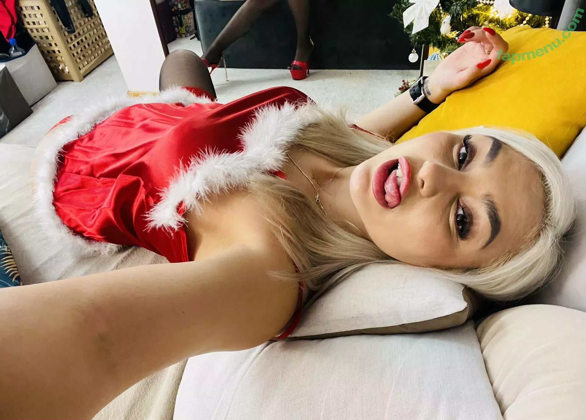 debrafox nude photo #0396 (debrafoxx)