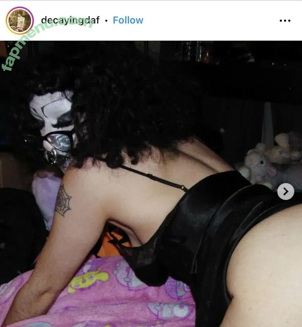 Decayingdaf nude photo #0002 (baddiegoth / baddiesgoth)