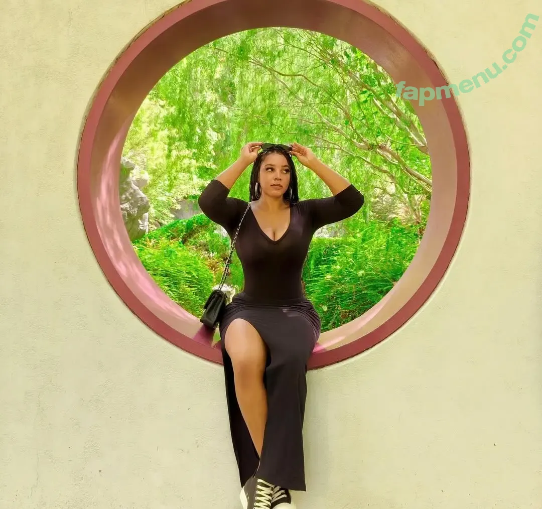 Dee Shanell nude photo #0049 (dee_shanell / deeshanell)