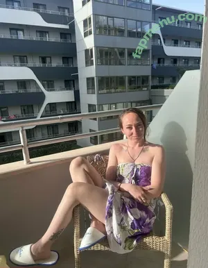  nude photo #0002