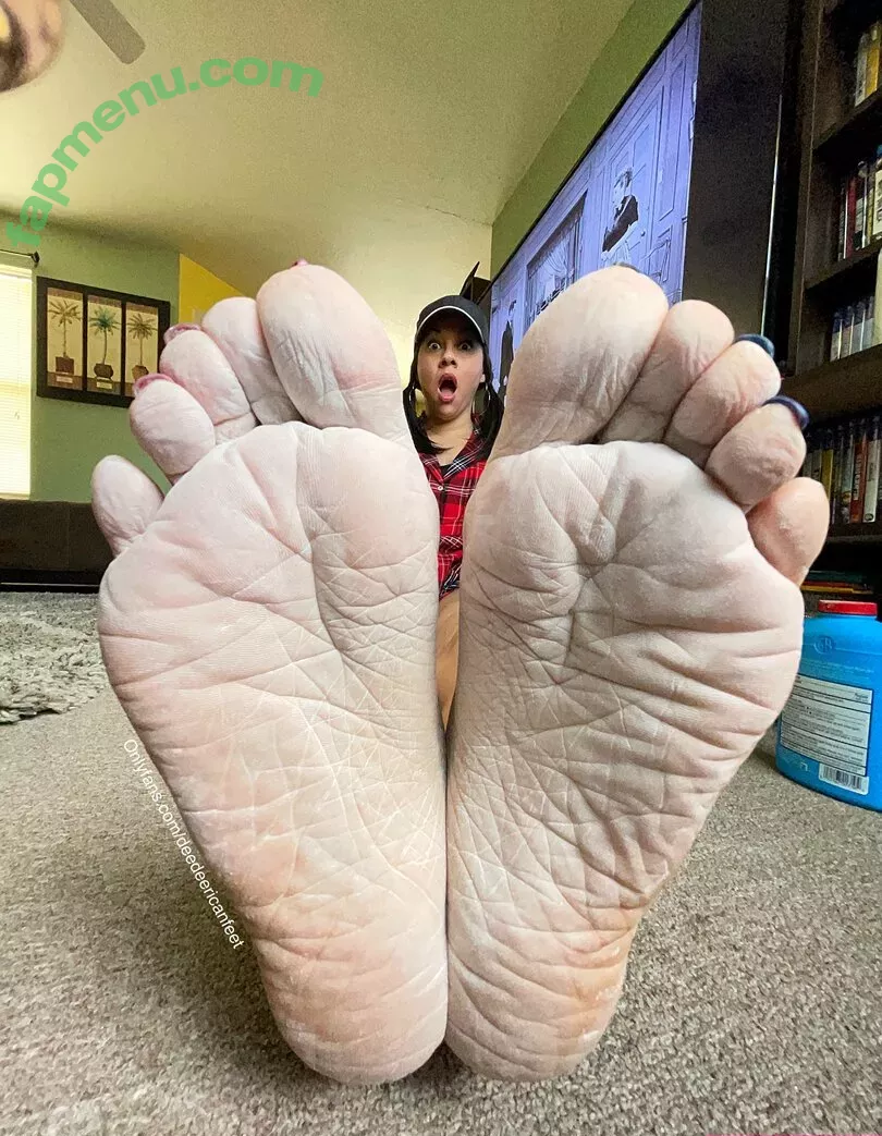 deedeericanfeet nude photo #0002 (deeedeeerican)