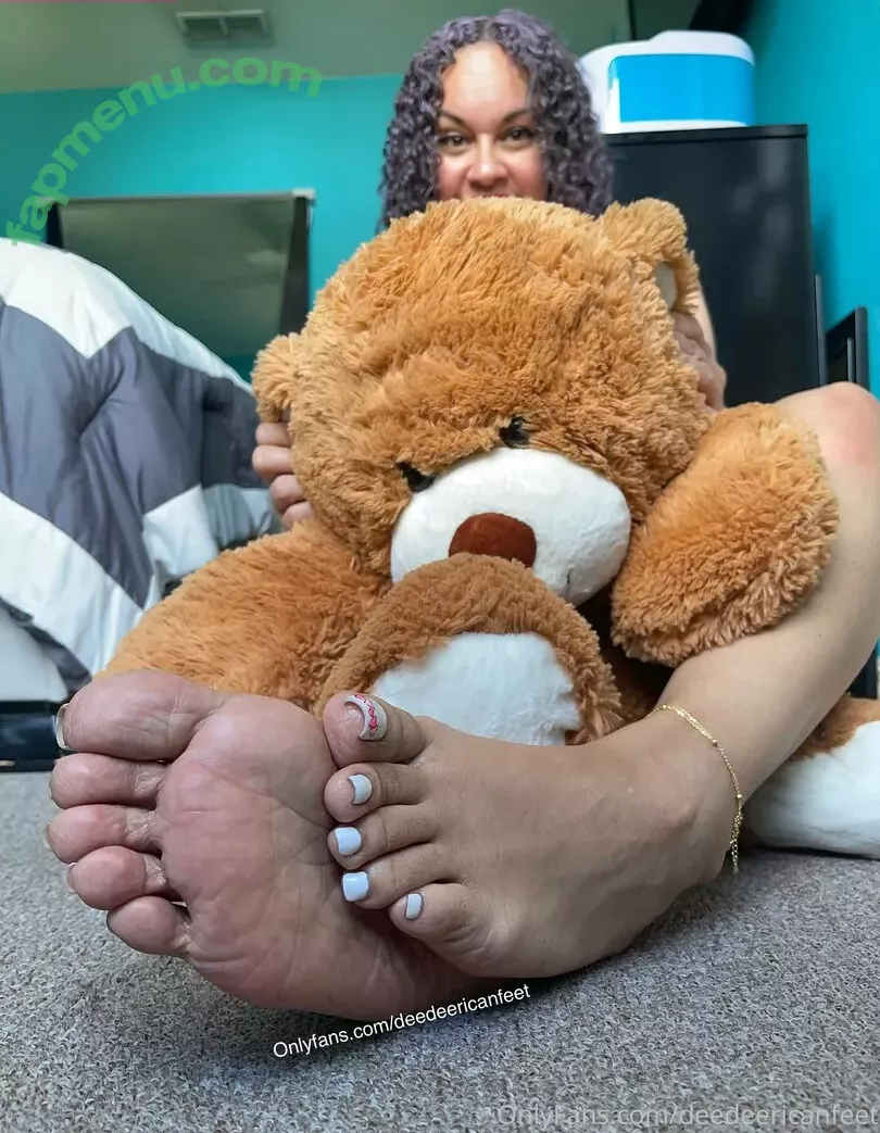 deedeericanfeet nude photo #0068 (deeedeeerican)