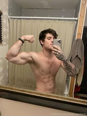 deek_aesthetic / derek.isthebae nude photo #0016