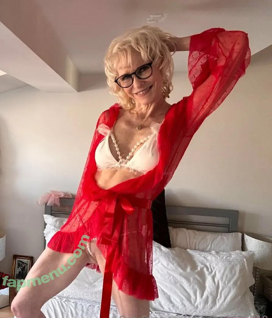 deelite1495719 nude photo #0061 (deelite1495719)